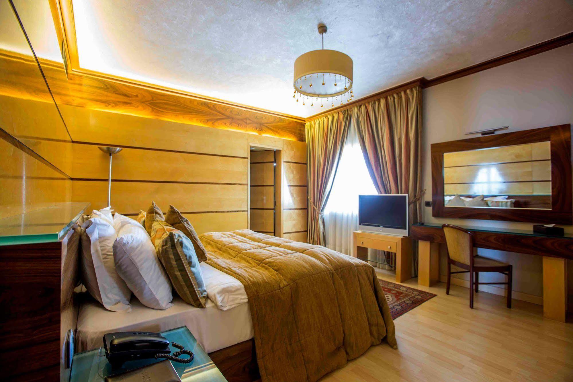 Lahoya Apartment